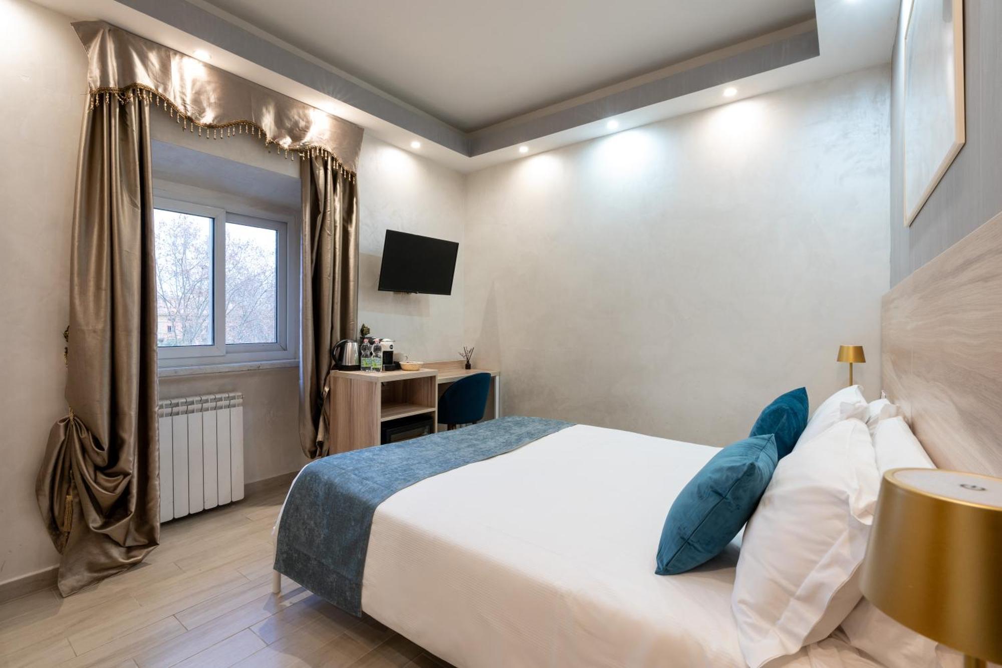 Leone D'Oro Guesthouse - Close To Piazza Vittorio โรม ภายนอก รูปภาพ