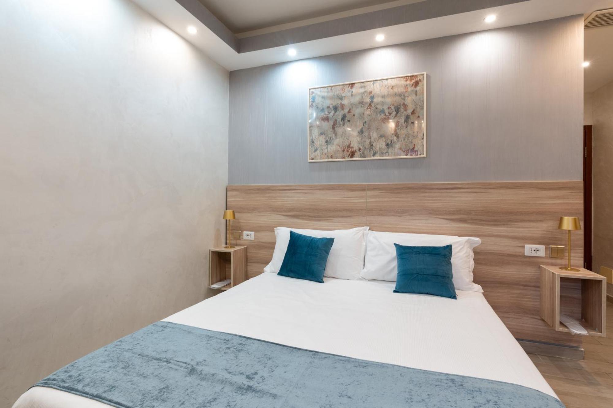 Leone D'Oro Guesthouse - Close To Piazza Vittorio โรม ภายนอก รูปภาพ
