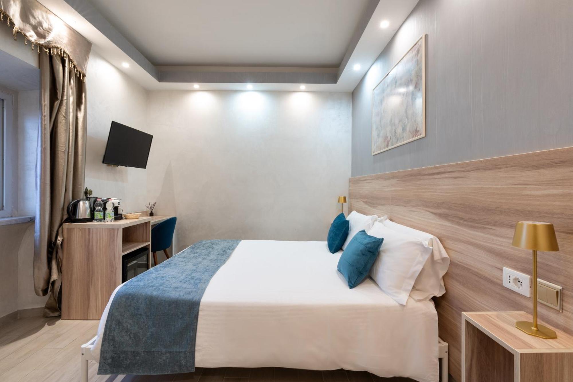 Leone D'Oro Guesthouse - Close To Piazza Vittorio โรม ภายนอก รูปภาพ