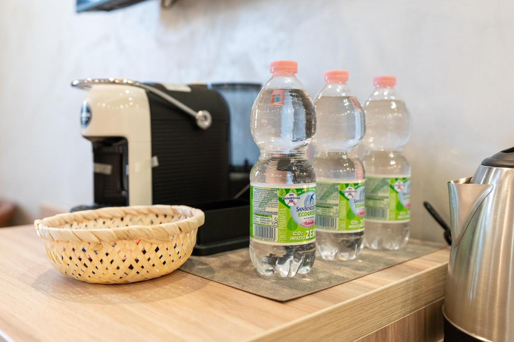 Leone D'Oro Guesthouse - Close To Piazza Vittorio โรม ภายนอก รูปภาพ